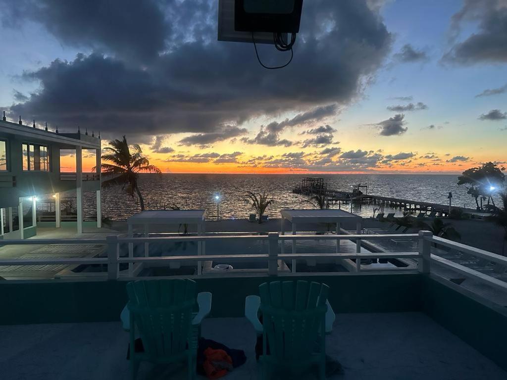 Island Magic Villas Caye Caulker Exteriör bild