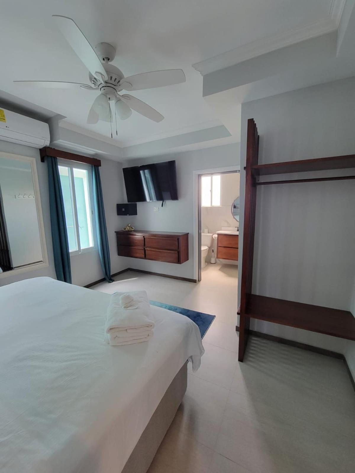 Island Magic Villas Caye Caulker Exteriör bild