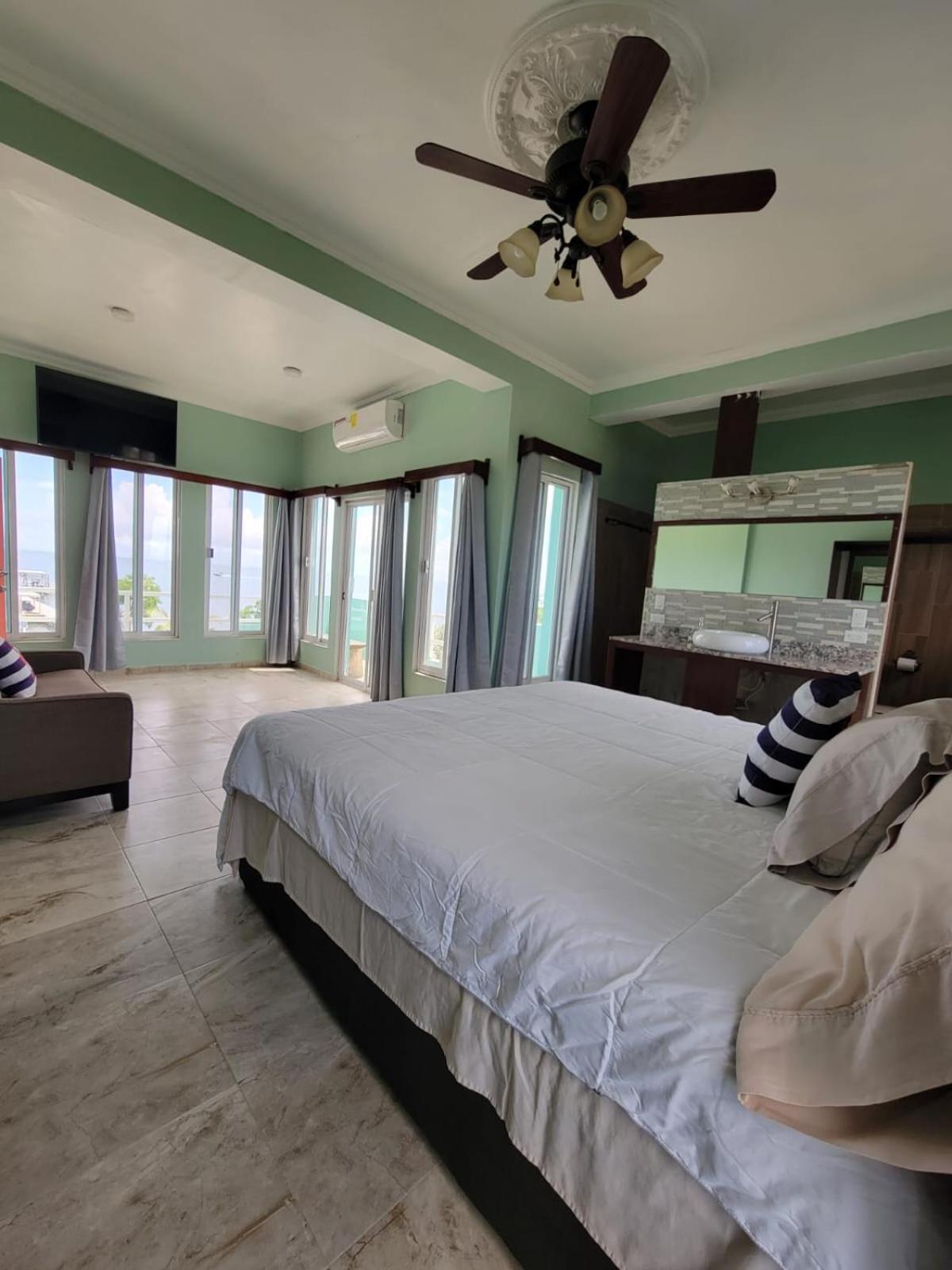 Island Magic Villas Caye Caulker Exteriör bild